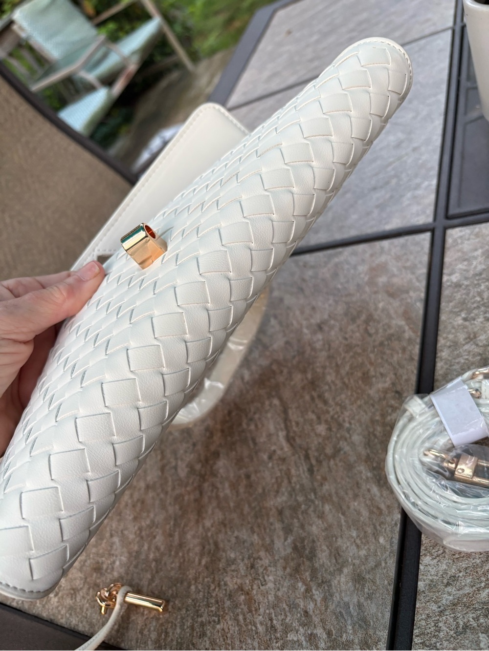 Elegant Woven Leather Top-Handle Clutch Cream - Picture 6 of 11